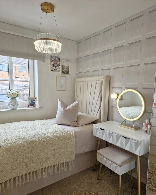 Monochromatic Corner Bed and Compact Vanity Setup