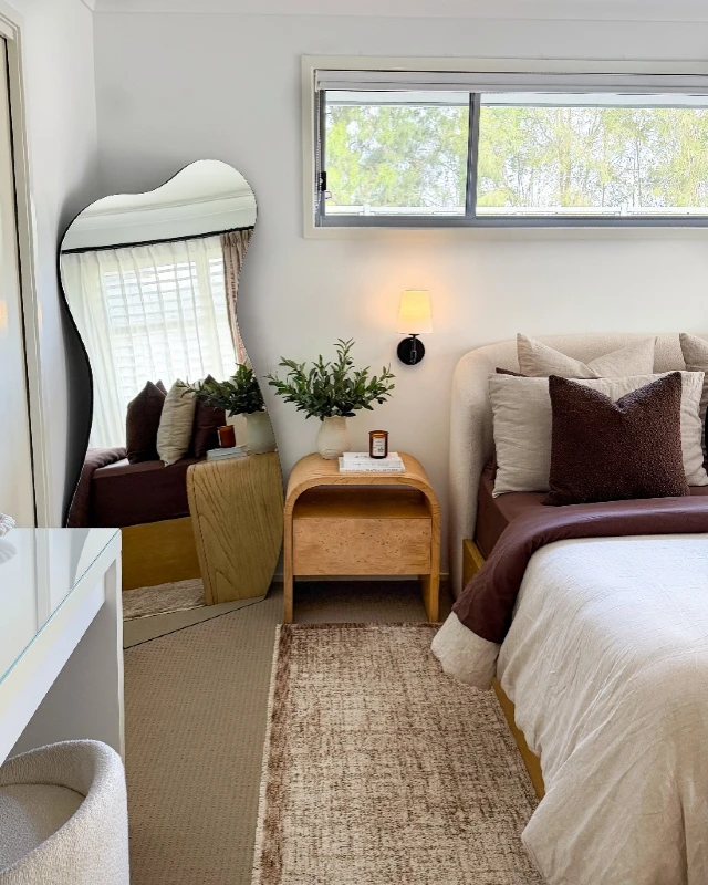 Contemporary Arched Glamour