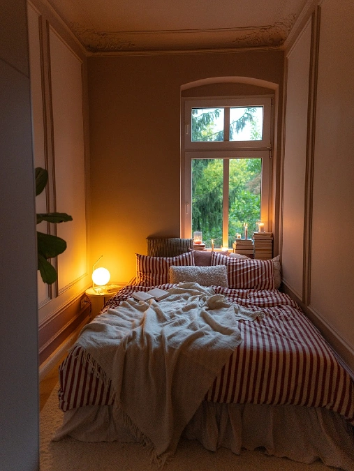 Cozy Window Bed Placement